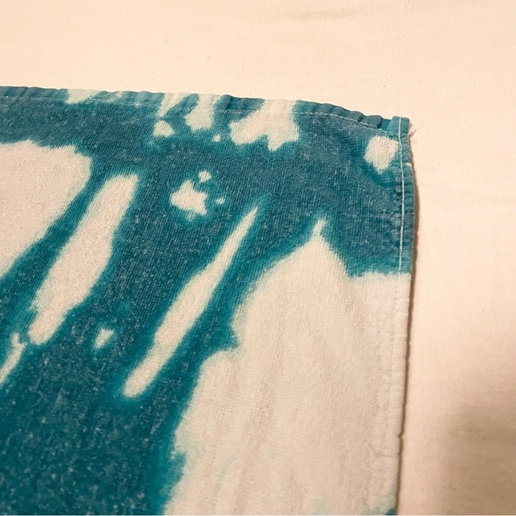 Vintage Disney Mickey Mouse Surfing Beach Towel - Picture 10 of 16